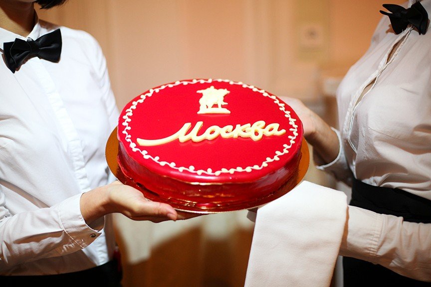 Торт "Москва" будет выпускаться в виде конфет и космических тюбиков